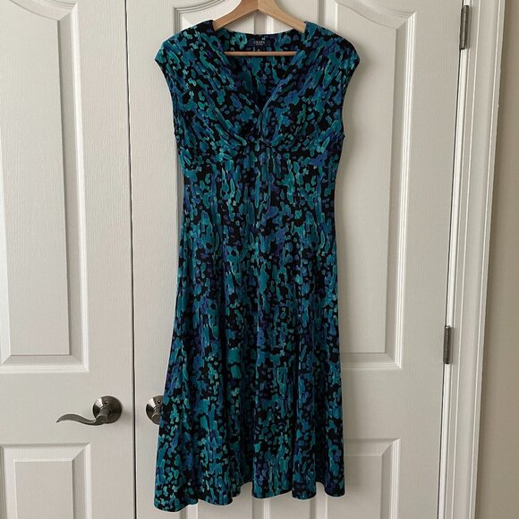 Chaps- Fit & Flare-  Medium- v- neck- shoulder pads, blue, black, midi - Picture 1 of 5